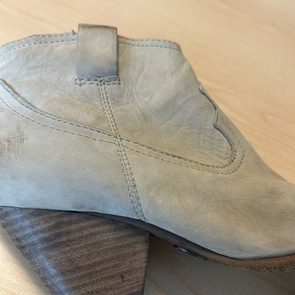 FRYE size 6.5 booties good used condition could use a good clean price reflects - Picture 4 of 15